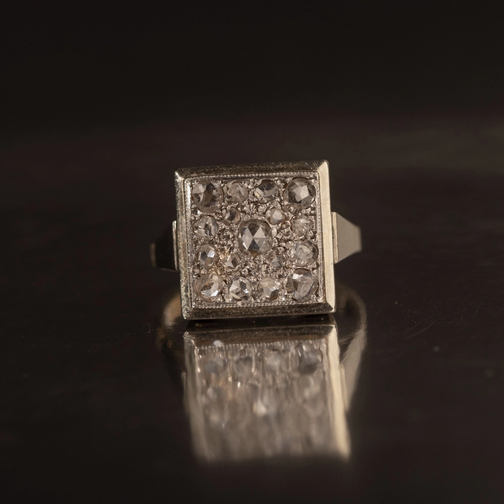 PIERŚCIONEK Z DIAMENTAMI