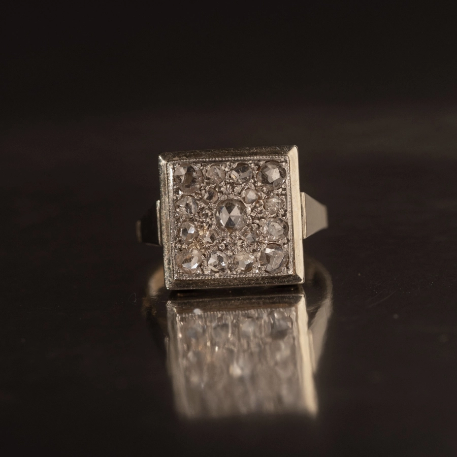 pierscionek-art-deco-z-diamentami