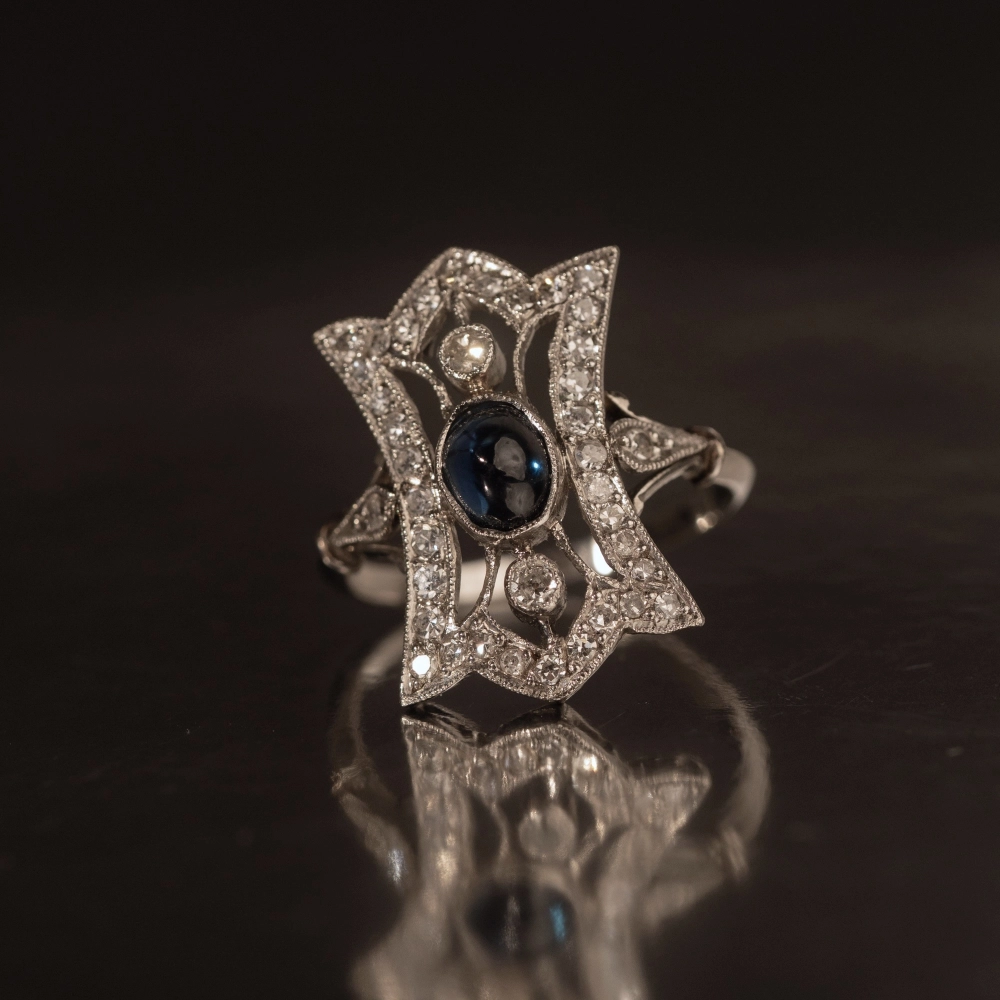 PIERŚCIONEK ART DÉCO Z SZAFIREM