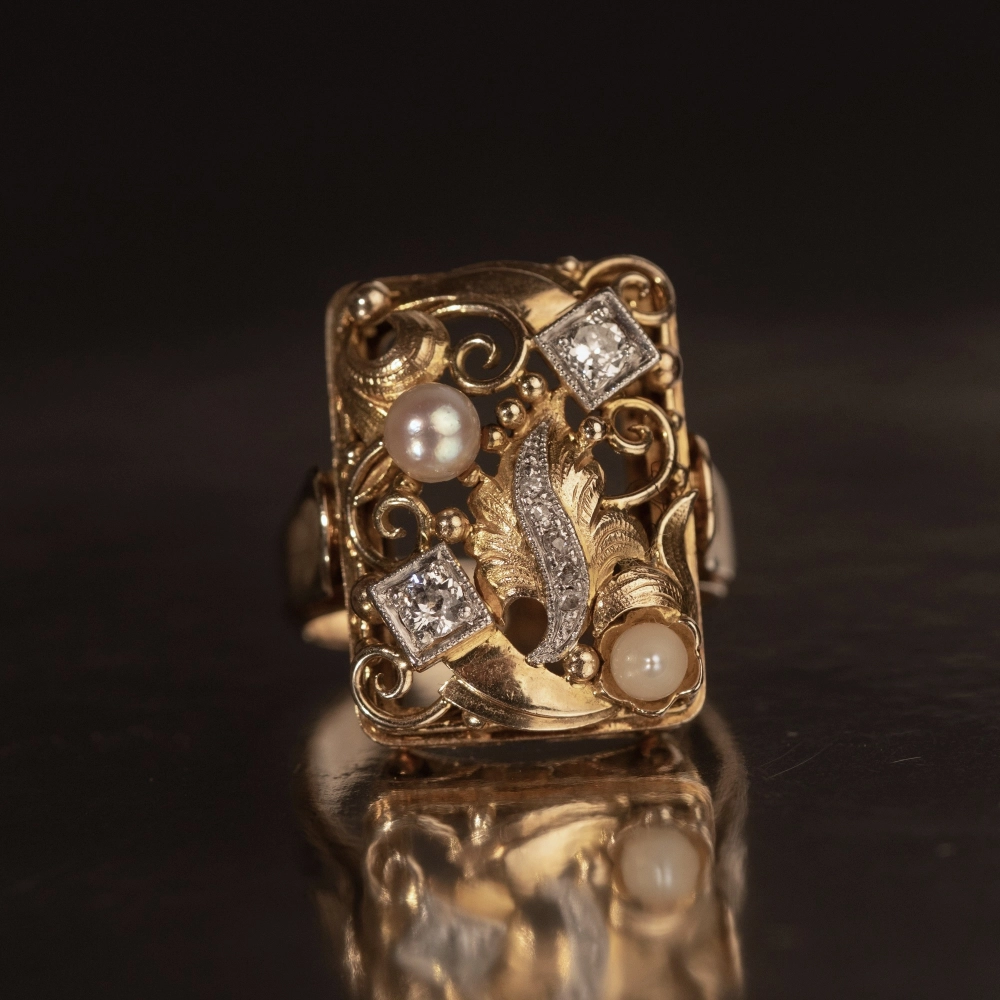 PIERŚCIONEK Z DIAMENTAMI I PERŁAMI 