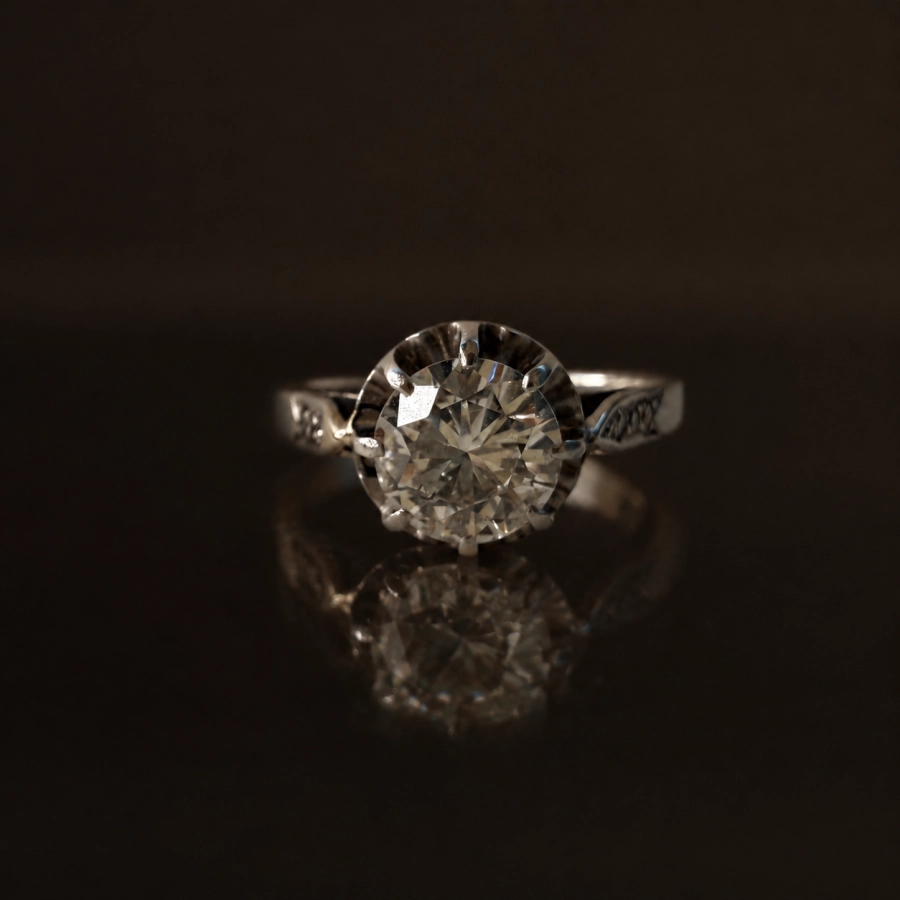 Pierscionek z brylantem vintage solitaire.png