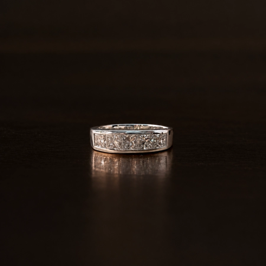 Obrączka z białego złota z diamentami 1,15 ct